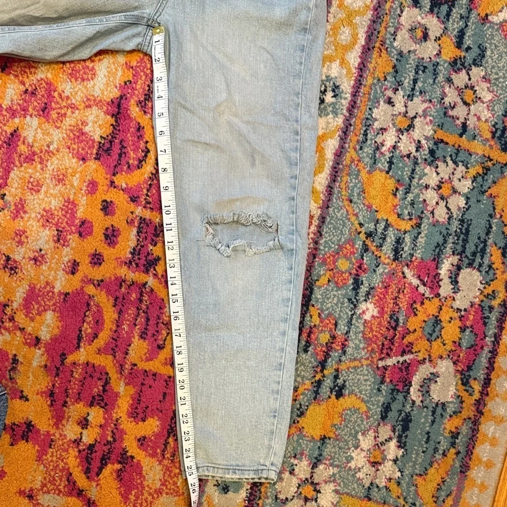 Wild Fable Light Blue Ripped Boyfriend Jeans - Picture 4 of 10
